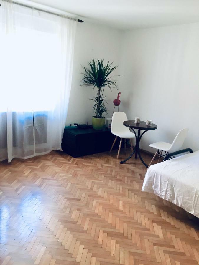Apartment Flamingo Любляна Екстериор снимка